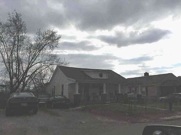 2nd image of 350 Cedar Ave