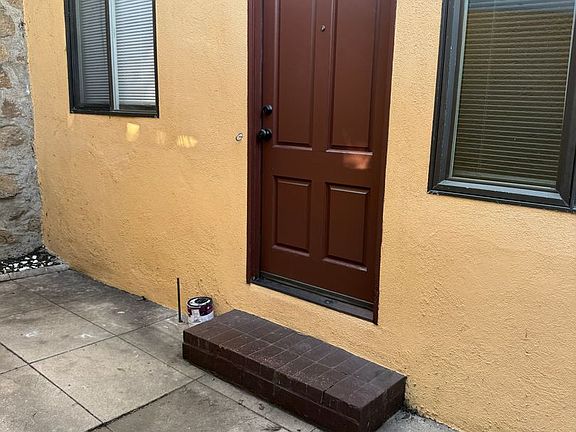 4th image of 2071 Vista Del Mar Ave #6