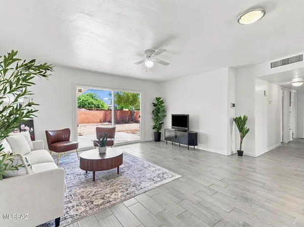 8261 E Kenyon Dr, Tucson, AZ 85710