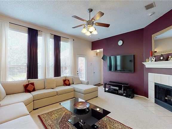 3rd image of 2101 Fountain Dr