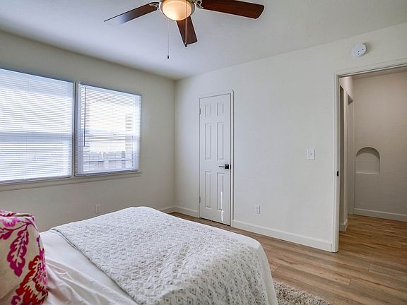 5th image of 2466 Cedar Ave #9