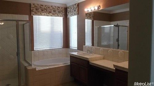 3rd image of 2846 Rogue River Cir
