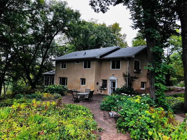 9551 Riverview Rd, Eden Prairie, MN 55347