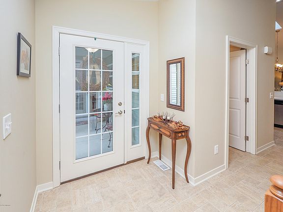 2116 Petoskey Drive-102