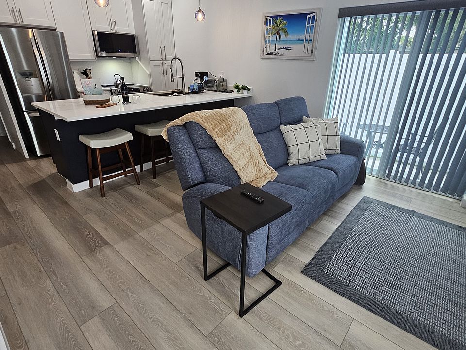 Living Room & Eating Kitchen