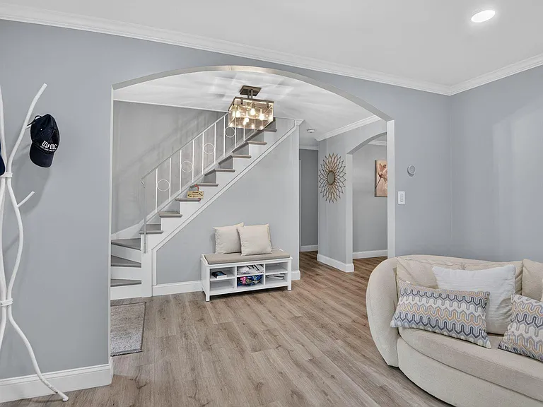 12420 Seabury Ln — Photo 6
