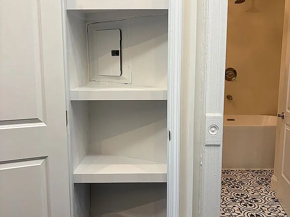 5th image of 621 Macon St #2
