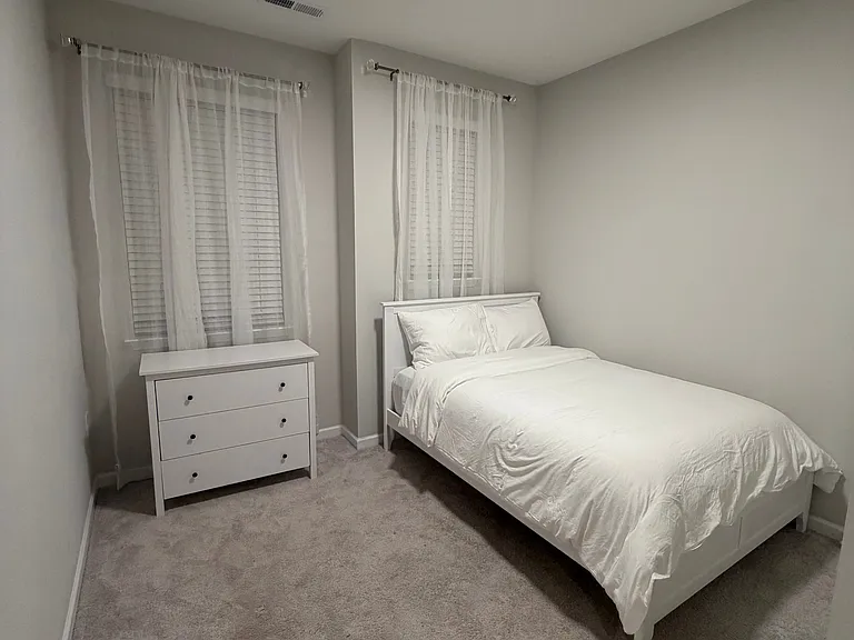 Full size bed
