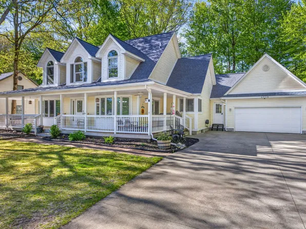 6908 Club House Dr E, Stanwood, MI 49346