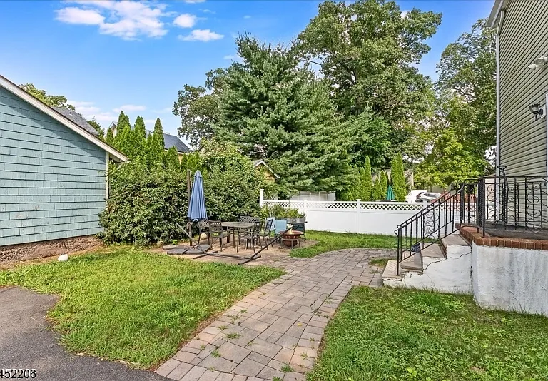 20 Howe Ave #2 — Photo 16