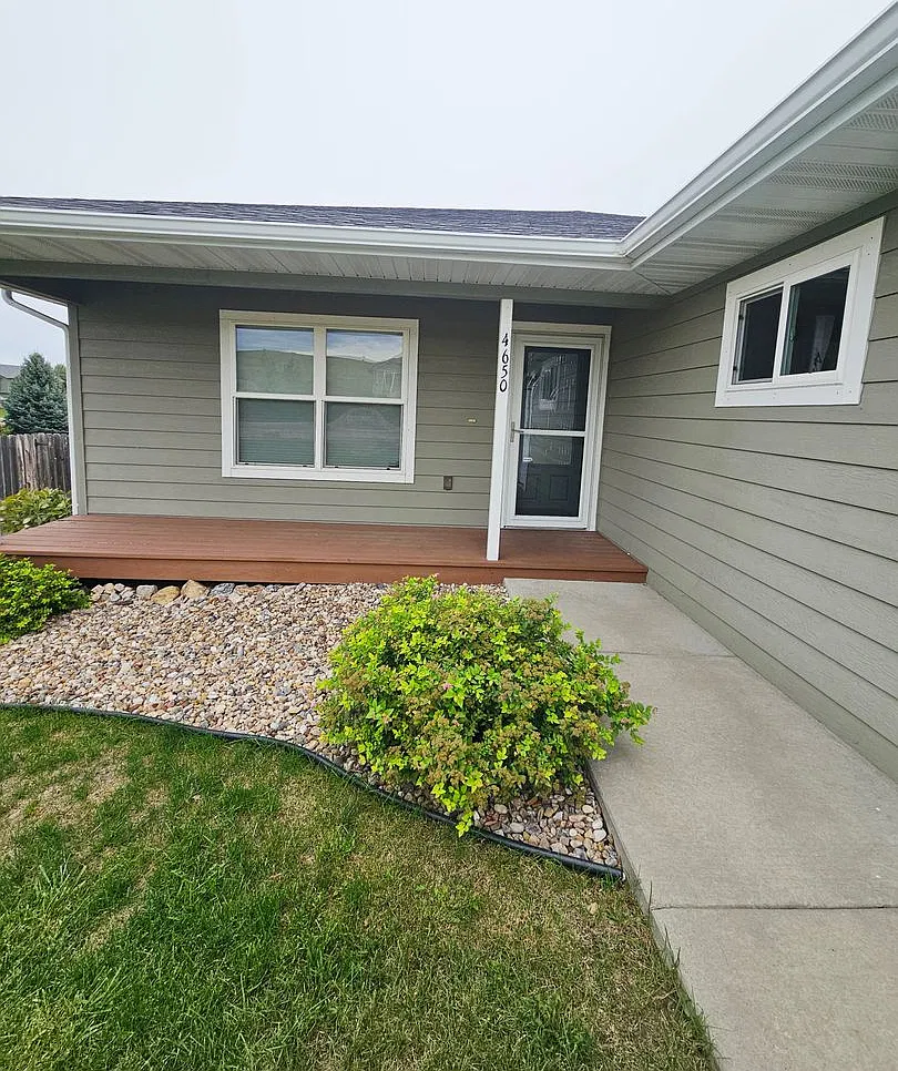 4 Bed | 3 Bath | Double Garage | Pet Negotiable | Auburn Hills — Photo 3