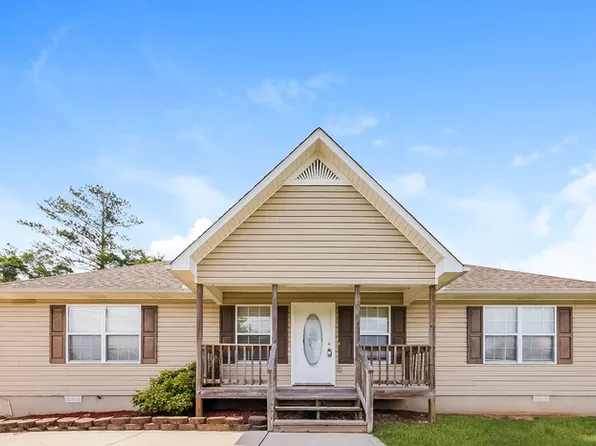 965 Skyview Lake Rd, Hayden, AL 35079