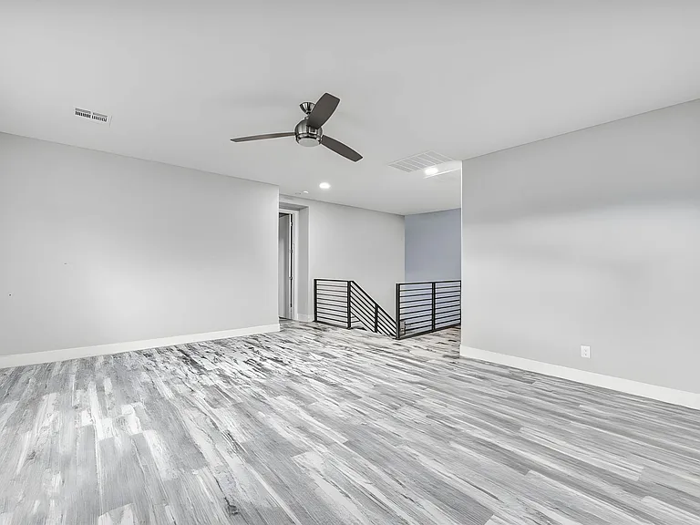 233 Castellari Dr — Photo 23