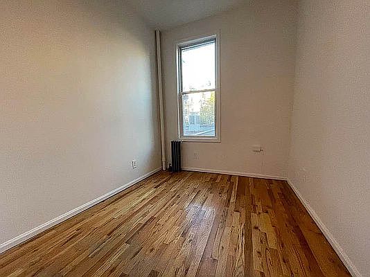 3rd image of 23 Meserole St #2B