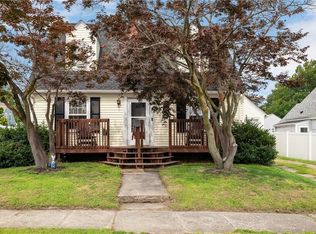 17 Greenwood St, Cranston, RI 02910