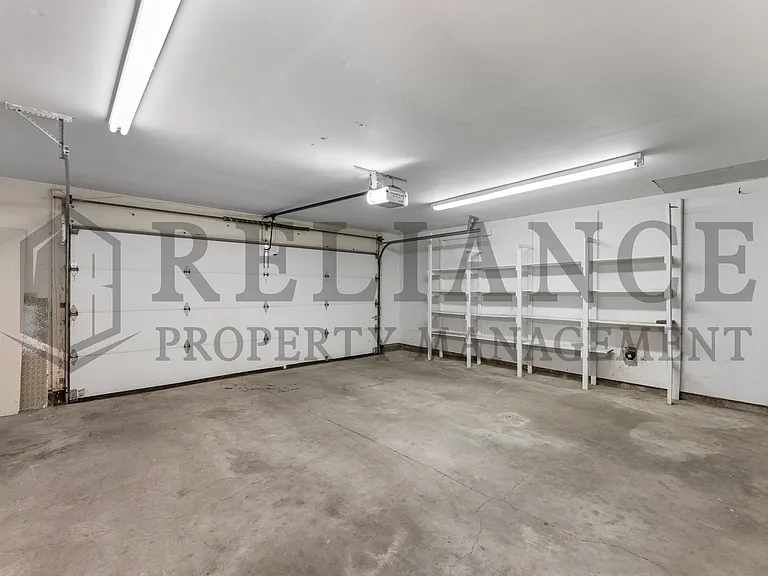 1111 E Redwood Rd — Photo 30