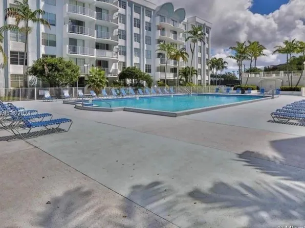 484 NW 165th Street Rd #314, Miami, FL 33169