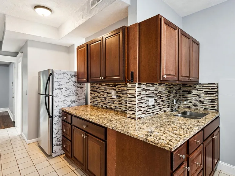 1341 N Ashland Ave #2F — Photo 8