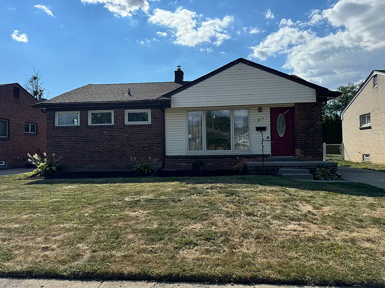 9914 Fox Ave — Photo 2