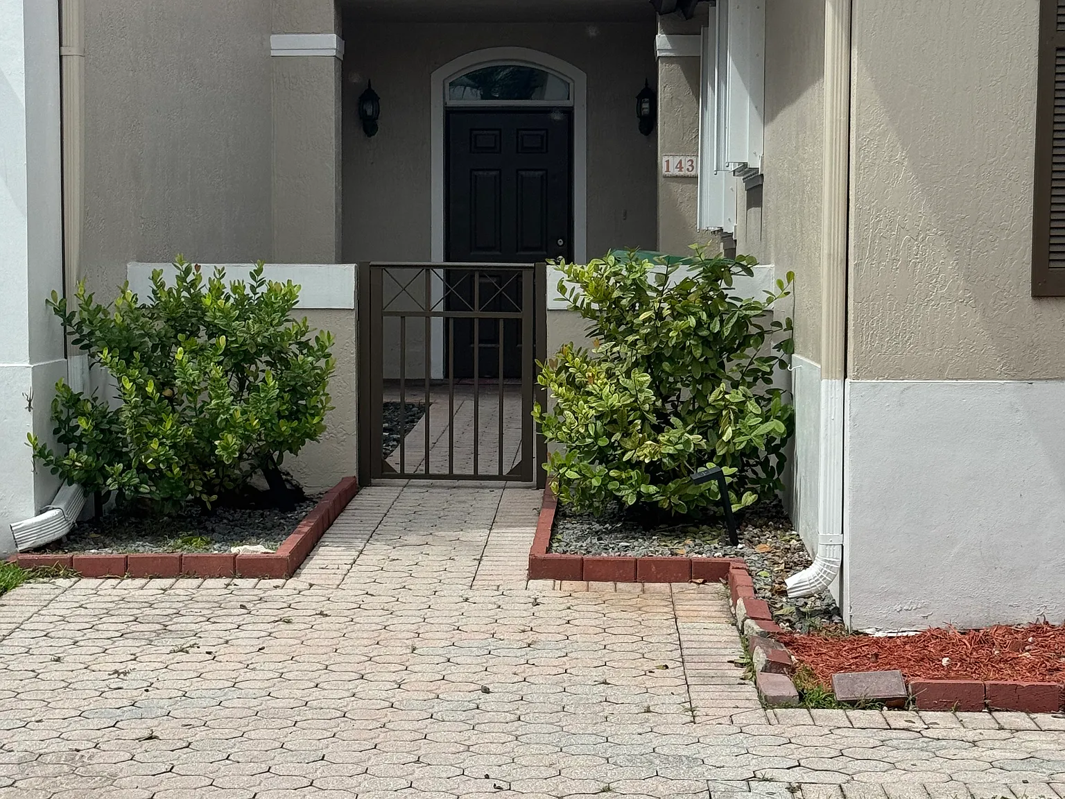 2 bed, 1100 sqft, $2,875 — Photo 2