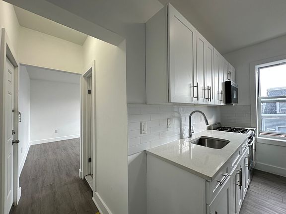 2nd image of 34 Clifton Pl #42E