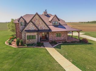 14431 E 2400 North Rd, Hudson, IL 61748