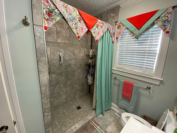 4th image of 2201 Twilight Dr