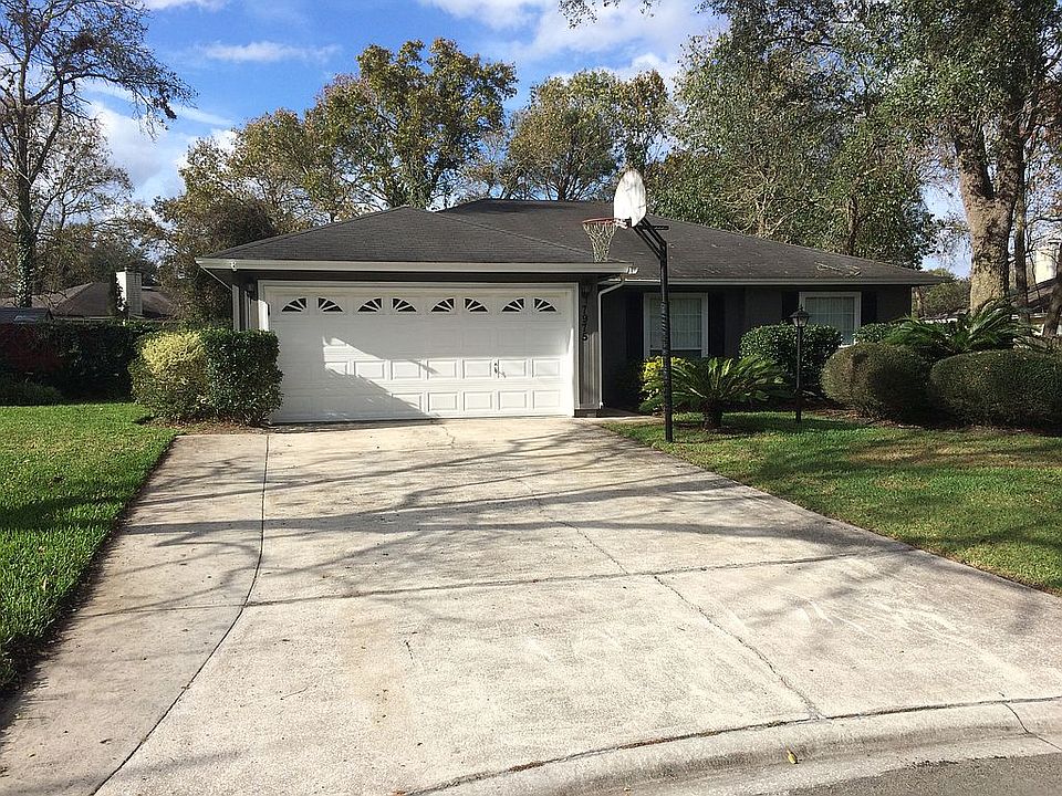 1st image of 7975 Mactavish Way N