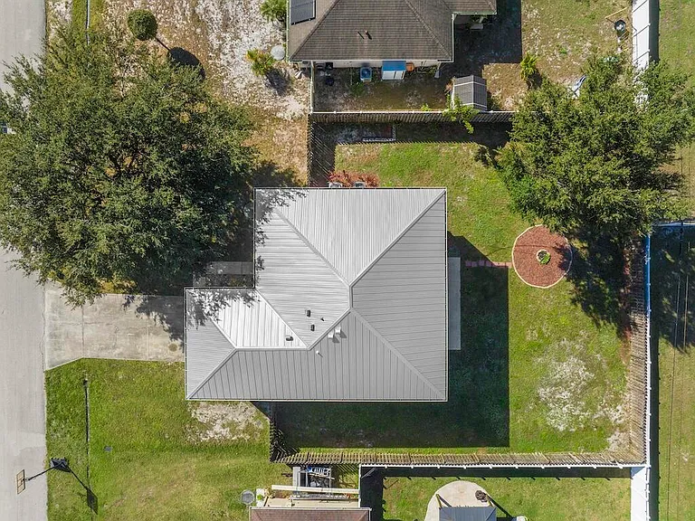 981 SW McElroy Ave — Photo 42