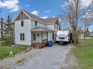 10352 Hegel Rd, Goodrich, MI 48438