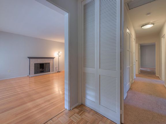 3rd image of 3175 Oakshire Dr
