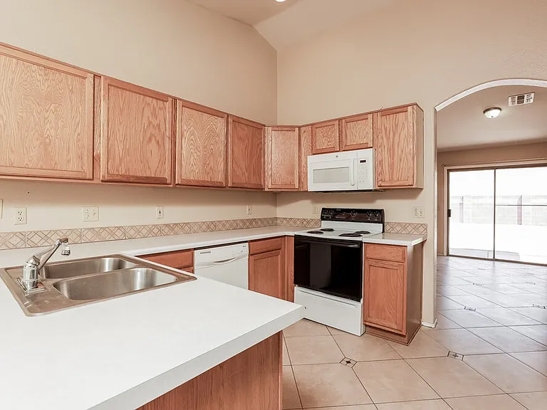 4398 W Veranda St — Photo 8