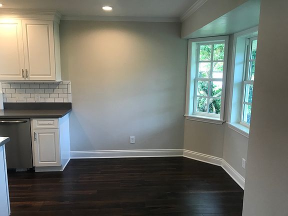 4th image of 3126 Roselawn Dr