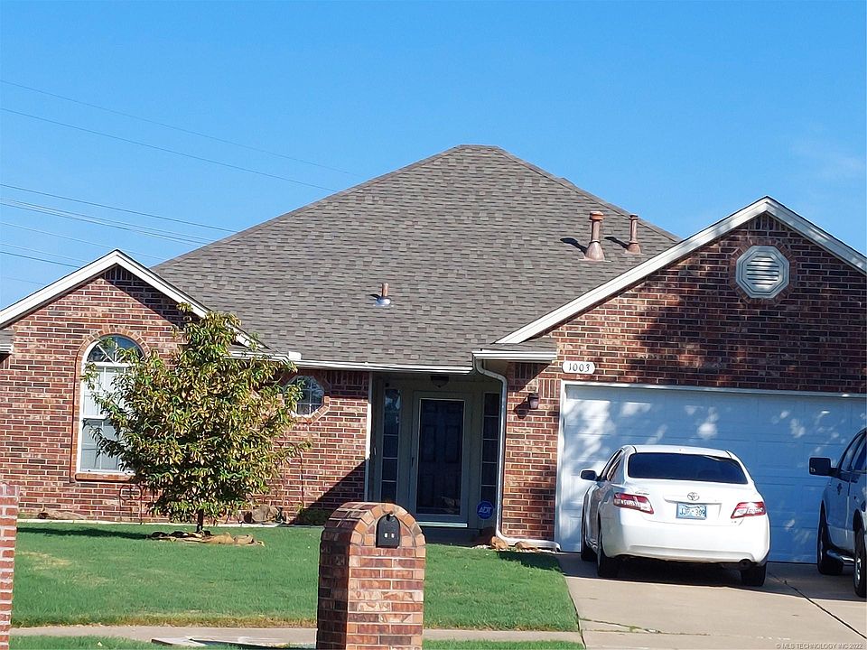 1st image of 1003 E 131st Pl
