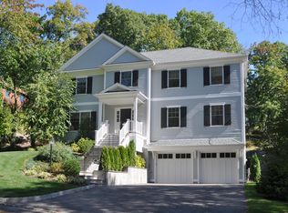 5 Stone Cabin Rd, New Rochelle, NY 10801