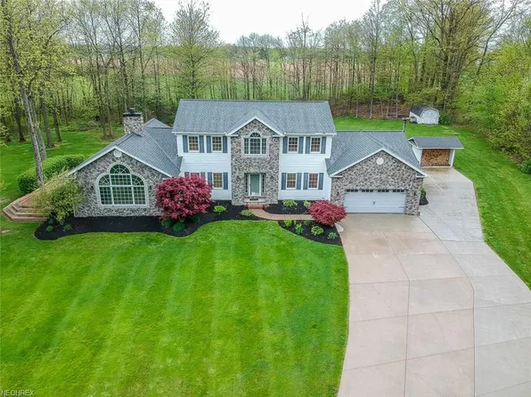 7861 Morning Star Dr NE, Louisville, OH 44641