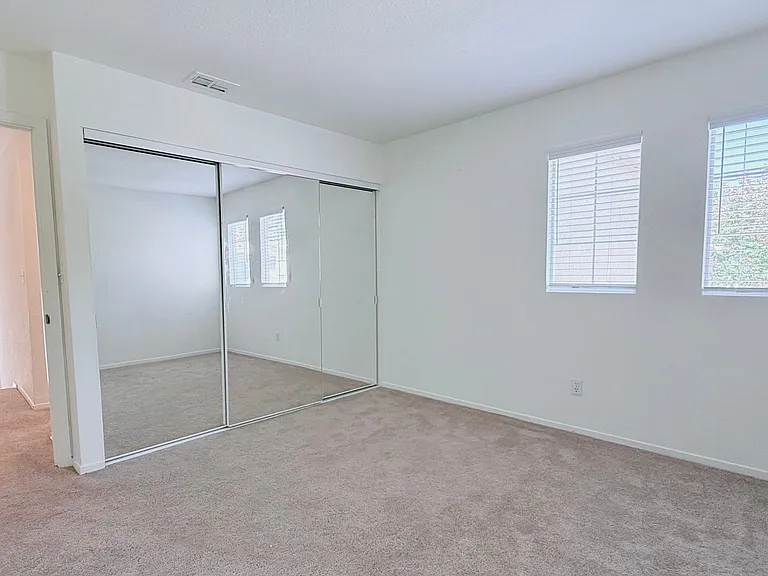 1023 Vista Pointe Cir — Photo 33