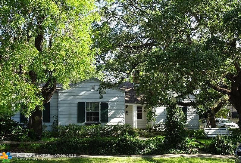 1st image of 1100 SE 6th St