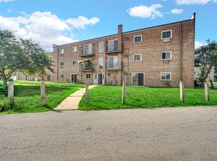 159 W Elk Trl APT 356, Carol Stream, IL 60188
