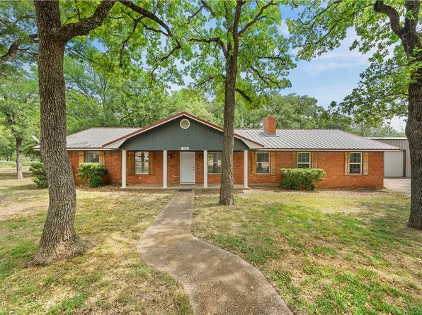 110 Woody Ray Dr, Elm Mott, TX 76640