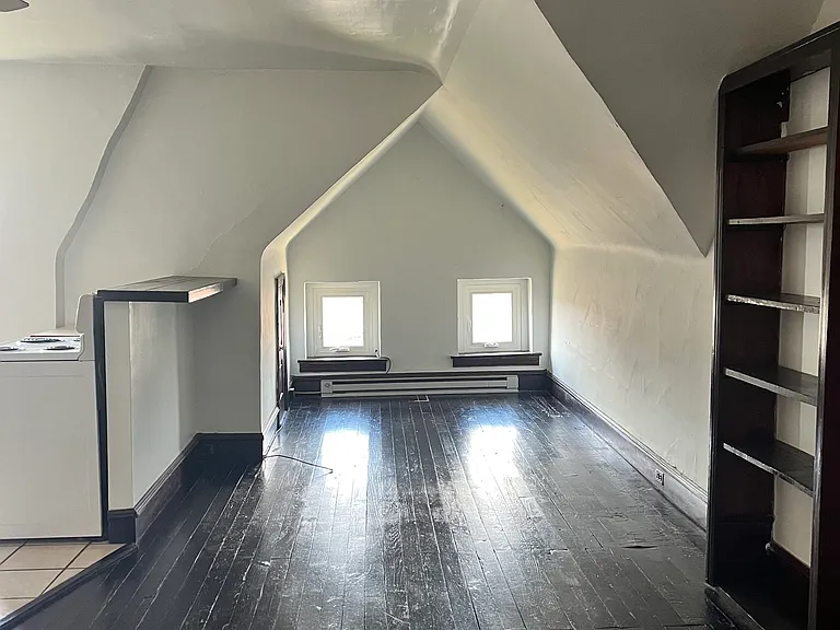 879 Main St #3 — Photo 2