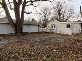 2177 Shopiere Rd, Beloit, WI 53511