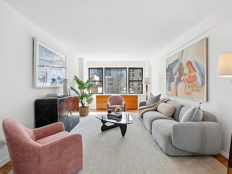 345 E 52nd St #9H — Photo 3