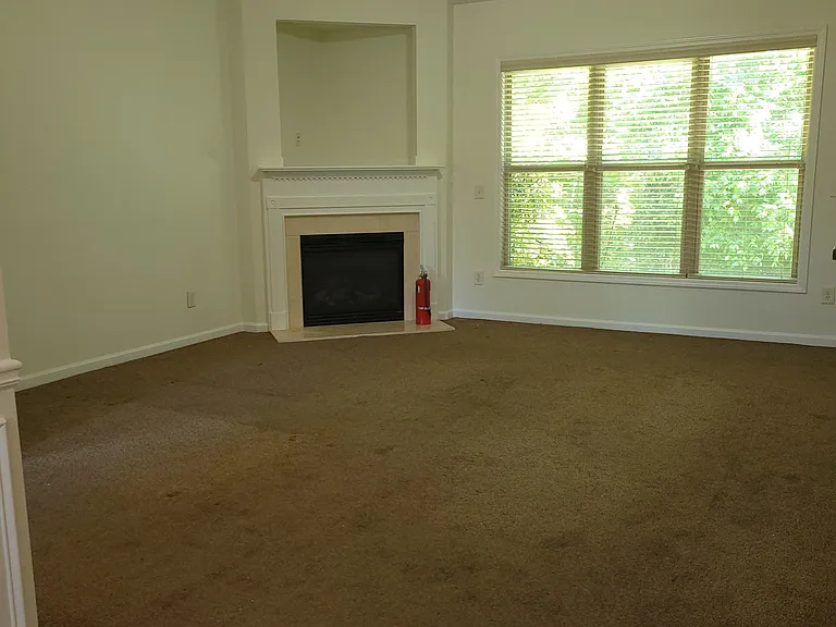 175 Spinner Dr — Photo 3