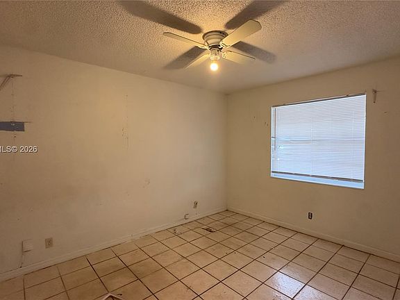 4th image of 4754 Chariot Cir