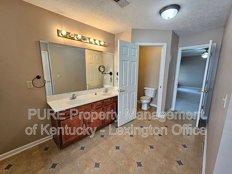 528 Newbury Way — Photo 19