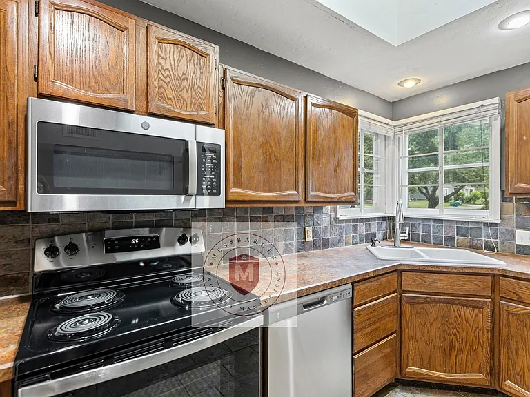 5135 Ash St — Photo 11