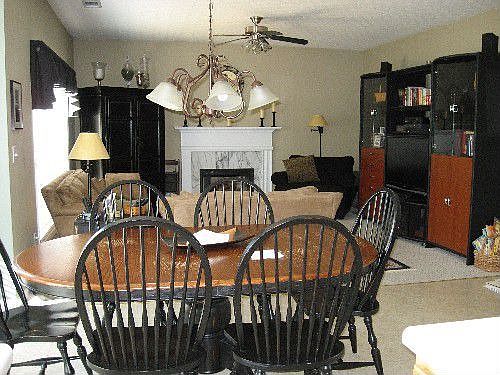 Breakfast Nook - Family Room