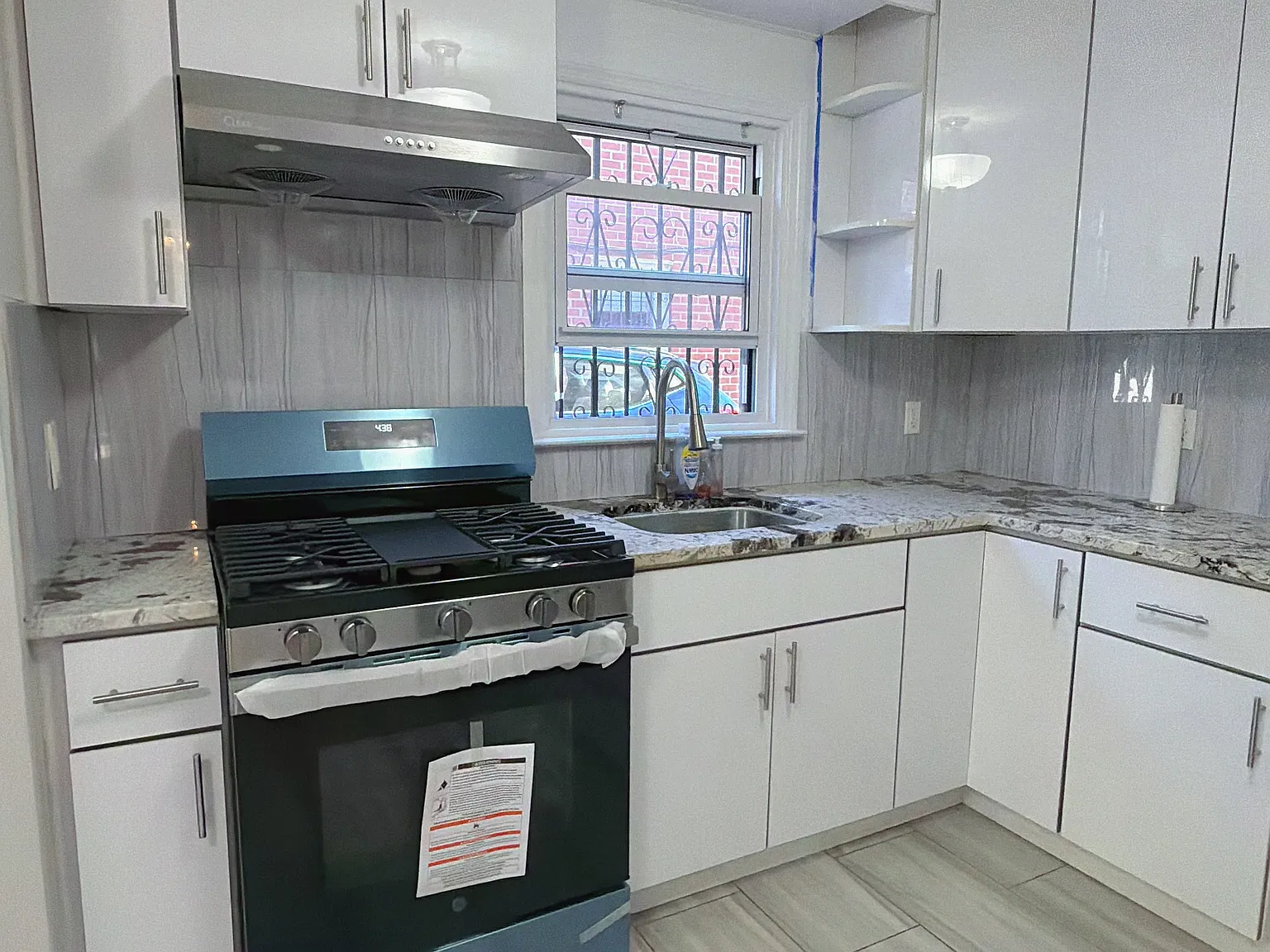 2 bed, 800 sqft, $2,550 — Photo 3