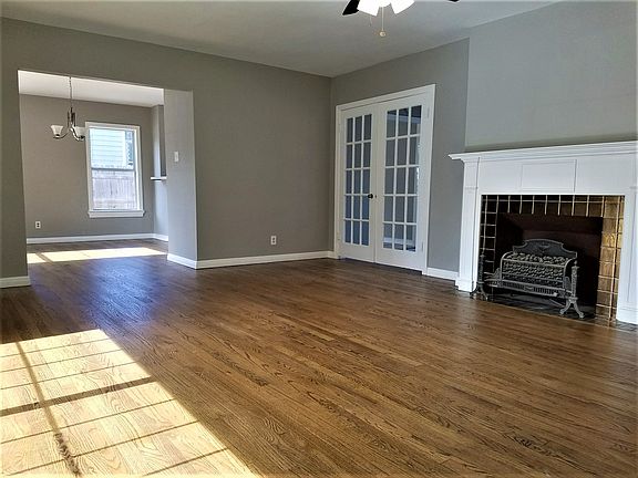 2nd image of 510 W Oakland Ave
